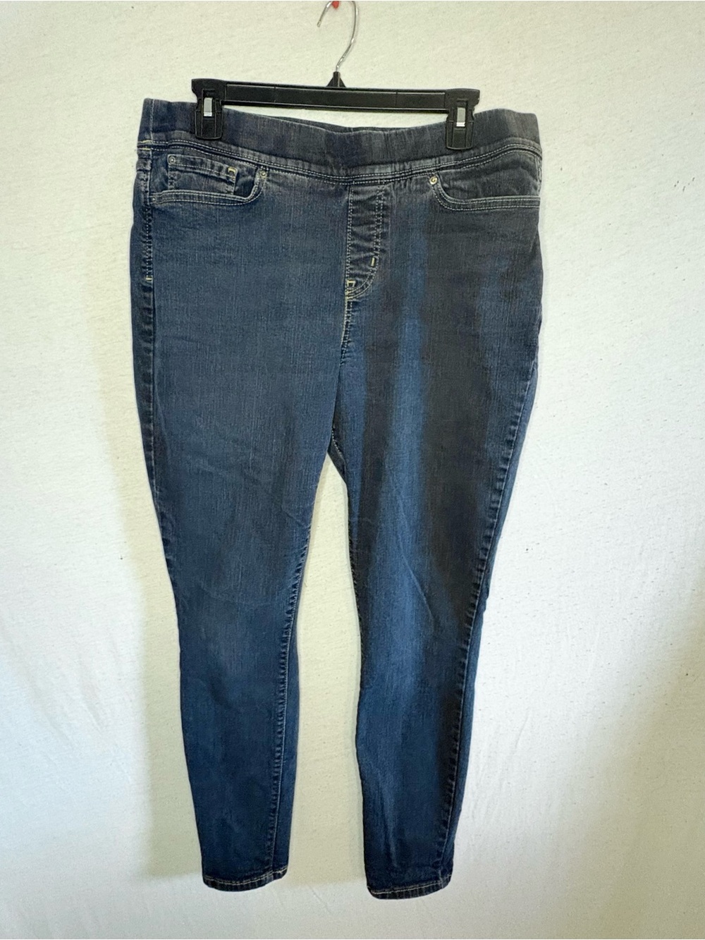 Levi’s Signature Gold Totally Shaping Pull-On Skinny Jeans Women’s 16M